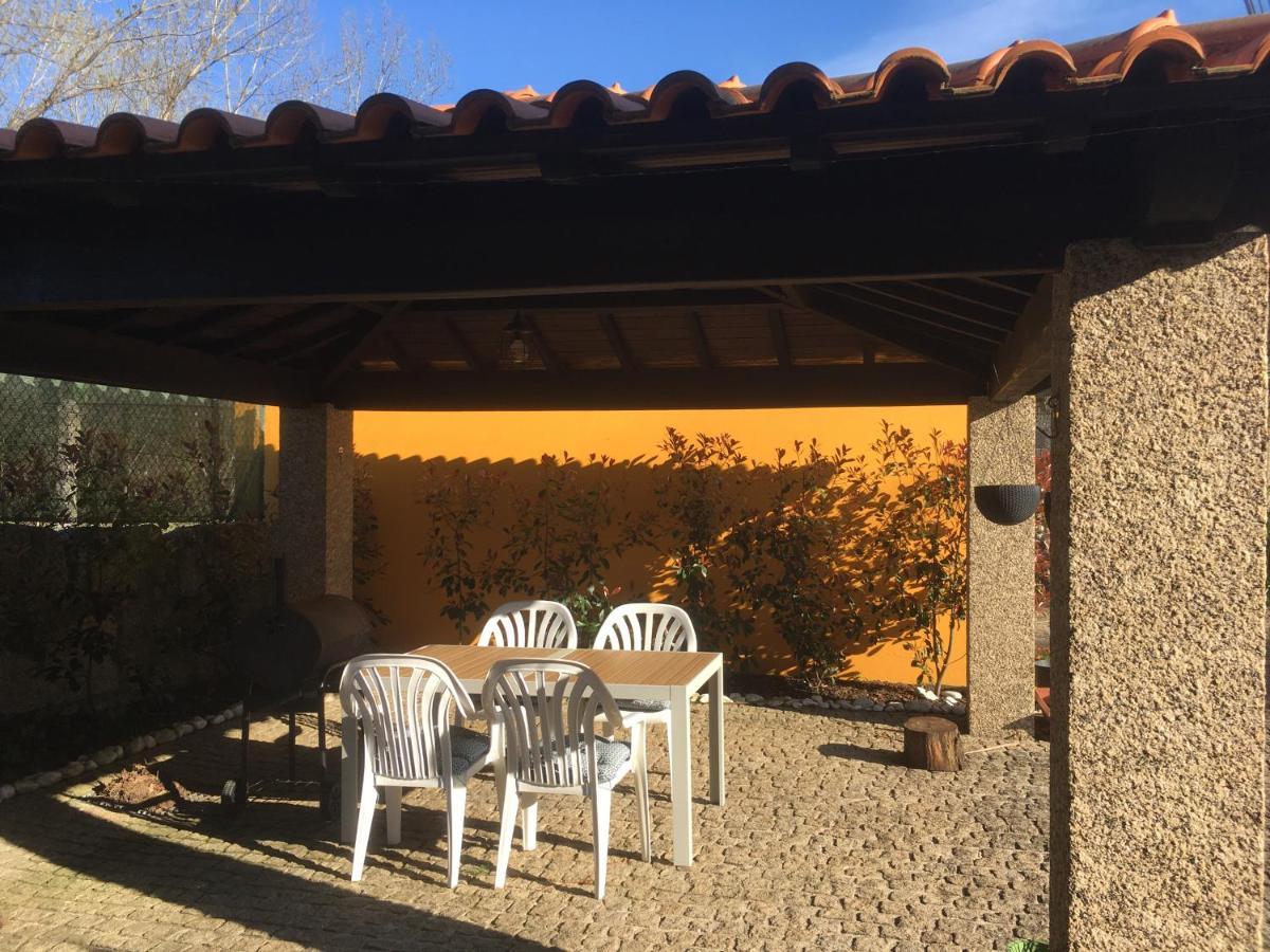 Bergui Guesthouse - Guimarães Exterior photo