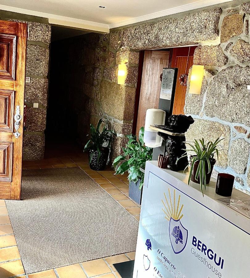 Bergui Guesthouse - Guimarães Exterior photo