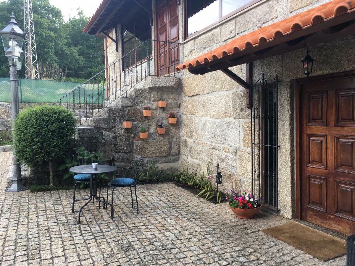 Bergui Guesthouse - Guimarães Exterior photo